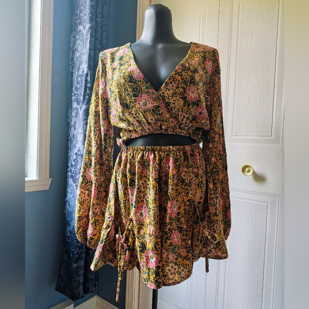 BNWT Boho Floral Romper by Forever 21